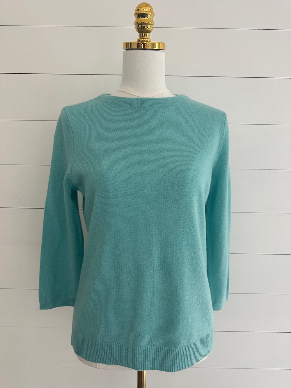 100% Cashmere Classic Sweater in Aqua Blue